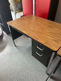 Metal locking work desks with keys (2 available)