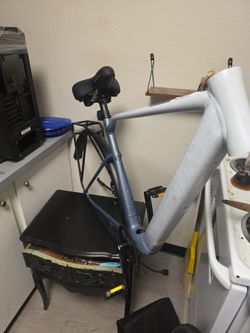 Velotric T1 E-Bike Frame w/ Crank, Pedals, Rack, Fender & Seat
