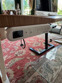 Uplift desk