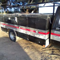 T. Make Offer//Utility Truck Bed 