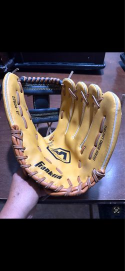 Baseball gloves