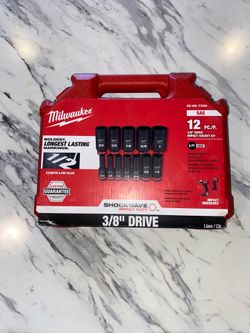 Milwaukee SHOCKWAVE 3/8 in. Drive Deep Well 6 Point Impact Socket Set (12-Piece)