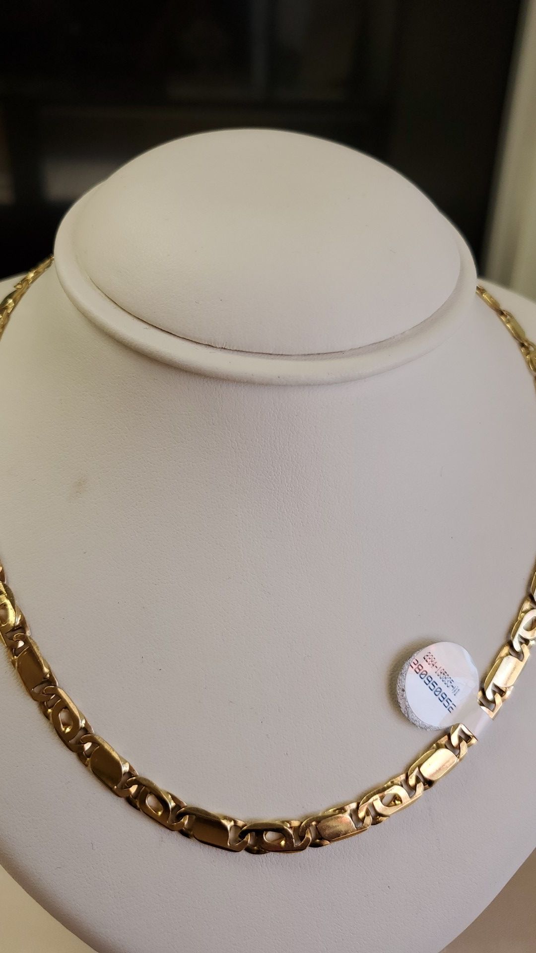 14k gold necklace 39.7 grams 24long if you are interested ask for maribel thank you