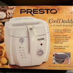 Presto Cool-touch deep fryer with removable pot