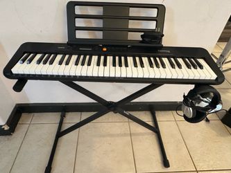 Casio CT-S200 61- Key Keyboard Bundle - Ask $60