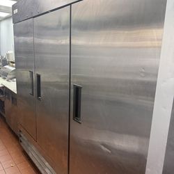 3 door restaurant fridge