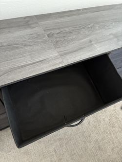 Dresser in good condition!