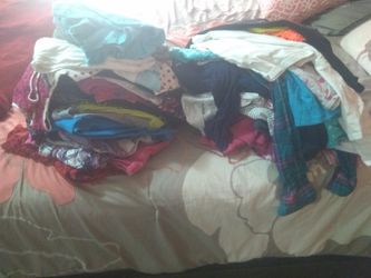 Kids clothes size 10-12 (55pieces).