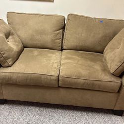 Loveseat 