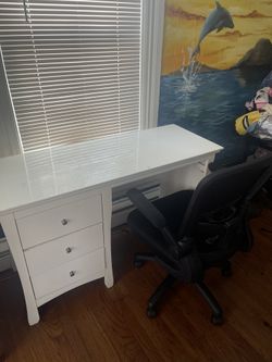 Desk N Chair 