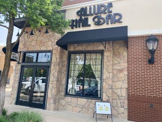NAIL BAR SALON QUICK SALE