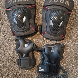 Kids M Skate Knee Pads And Wrist Protectors