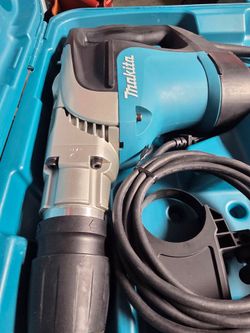 Makita
10 Amp 1-9/16 in. Corded SDS-MAX Concrete/Masonry Rotary Hammer Drill with Side Handle and Hard Case