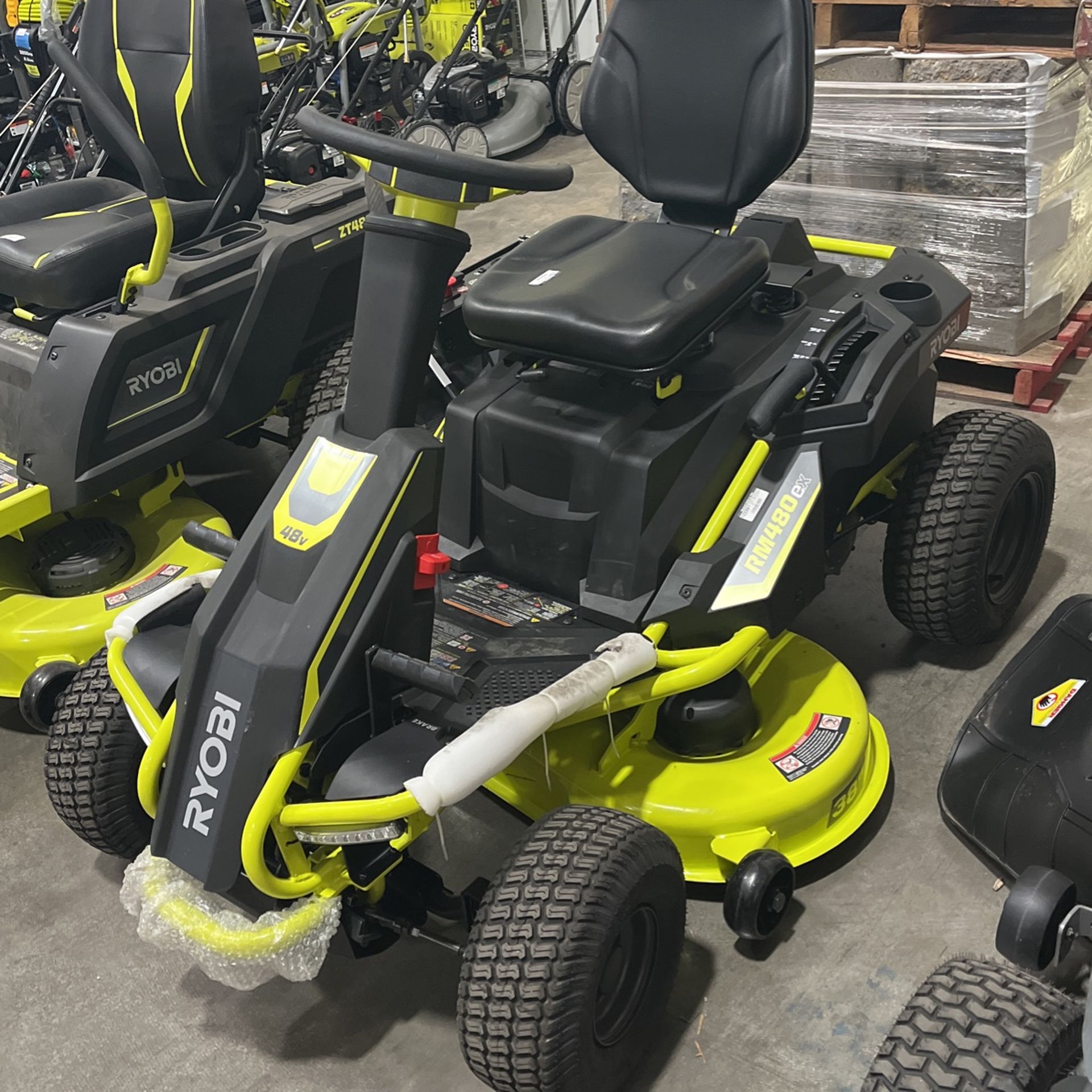 Ryobi 38 inches 100 Ah Battery Electric Rear Engine Riding Lawn Mower RY48111 for Sale in Phoenix AZ OfferUp