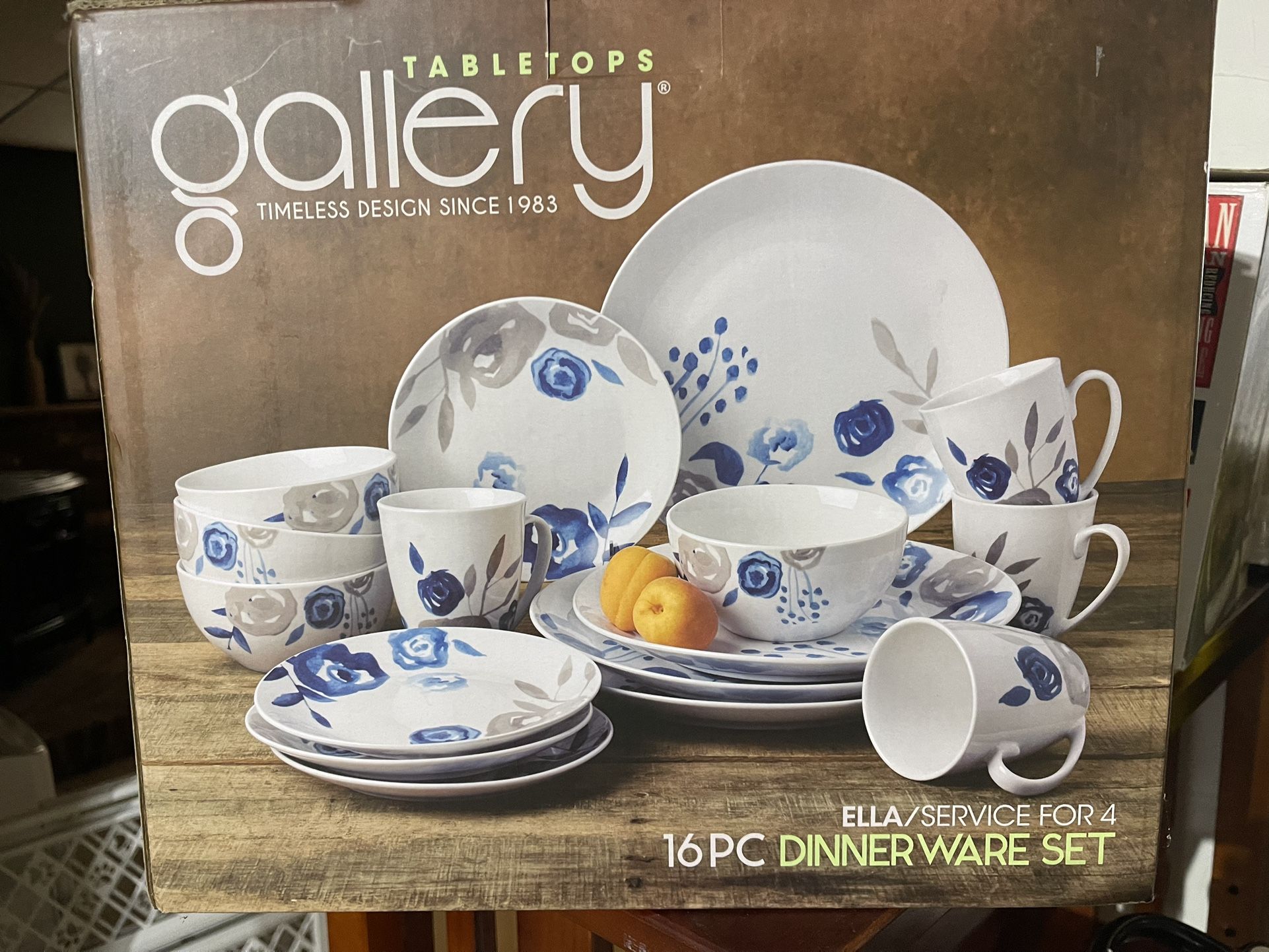 Tabletops Gallery 16 Piece Dinnerware Set