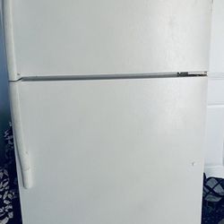 Refrigerator Amand White
