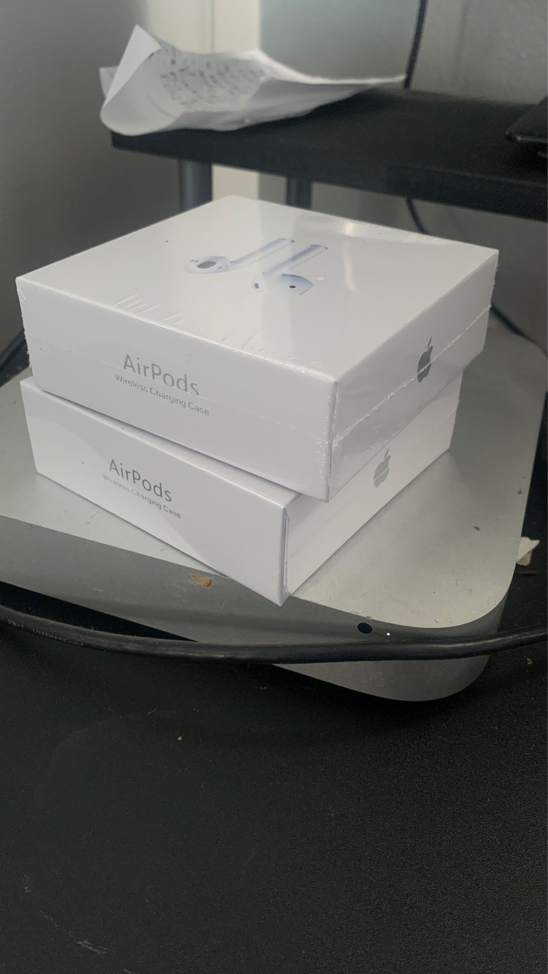 Offical Apple AirPods with wireless charging case