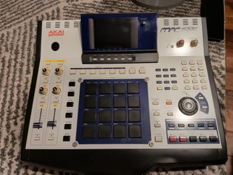 Akai MPC4000 Music Production Center