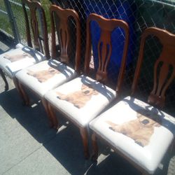 4 Dining Room Chairs With A Picture Of A Puppy Golden Retriever