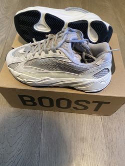 Yeezy 700 V2 Static