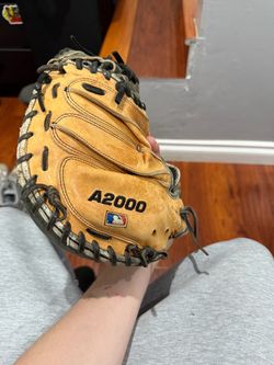 A2000 catchers glove