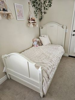 Pottery Barn Kids Madeline Twin Bed