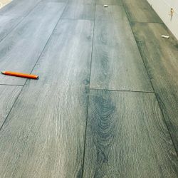 Floring Vinyl Installation 