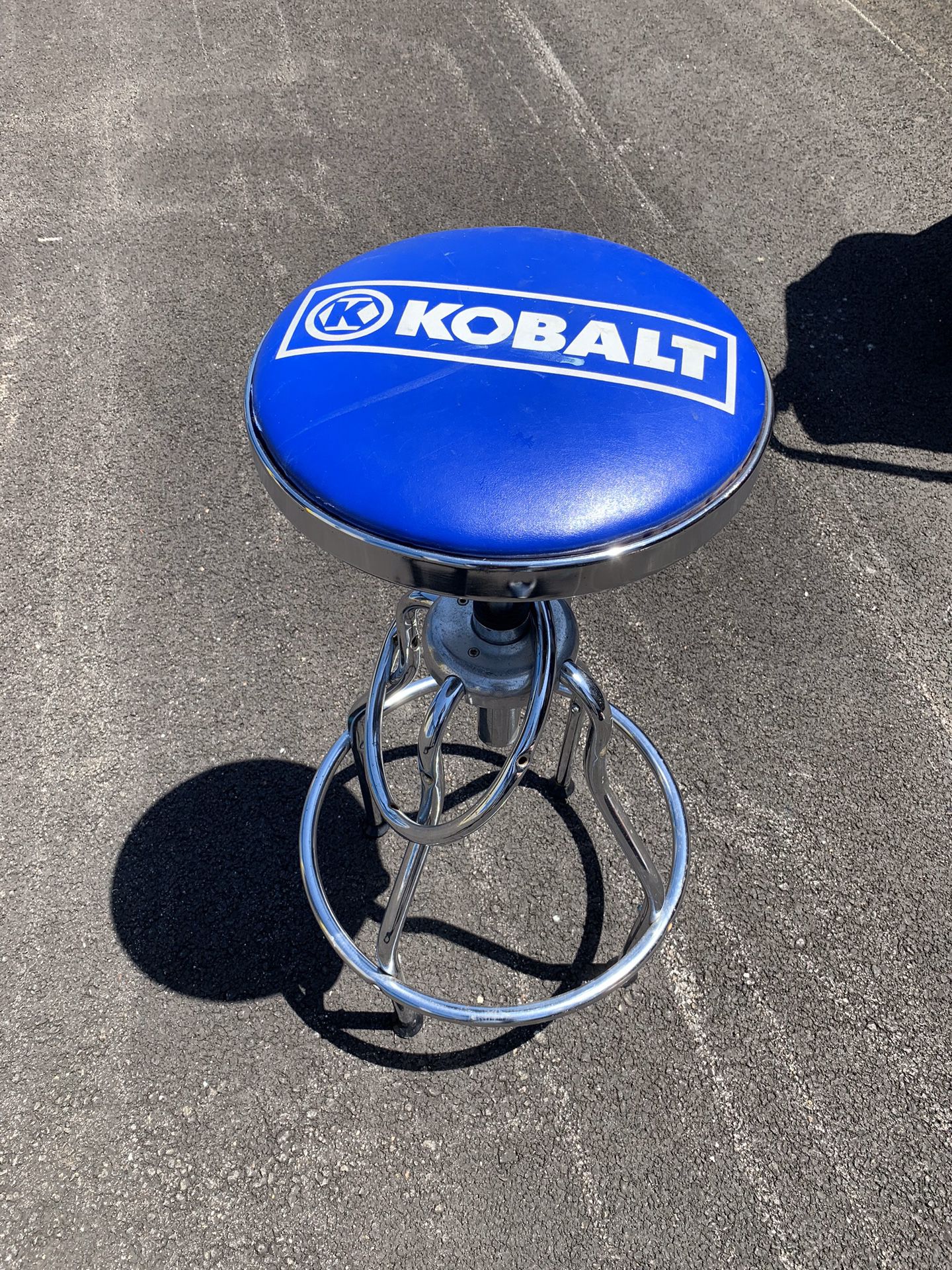 Kobalt Adjustable Hydraulic Stool Mechanic Seat Chair Work Shop Garage Bench sit used $45.