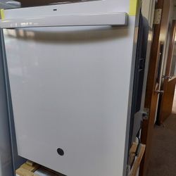 GE Top Control Dishwasher (White)