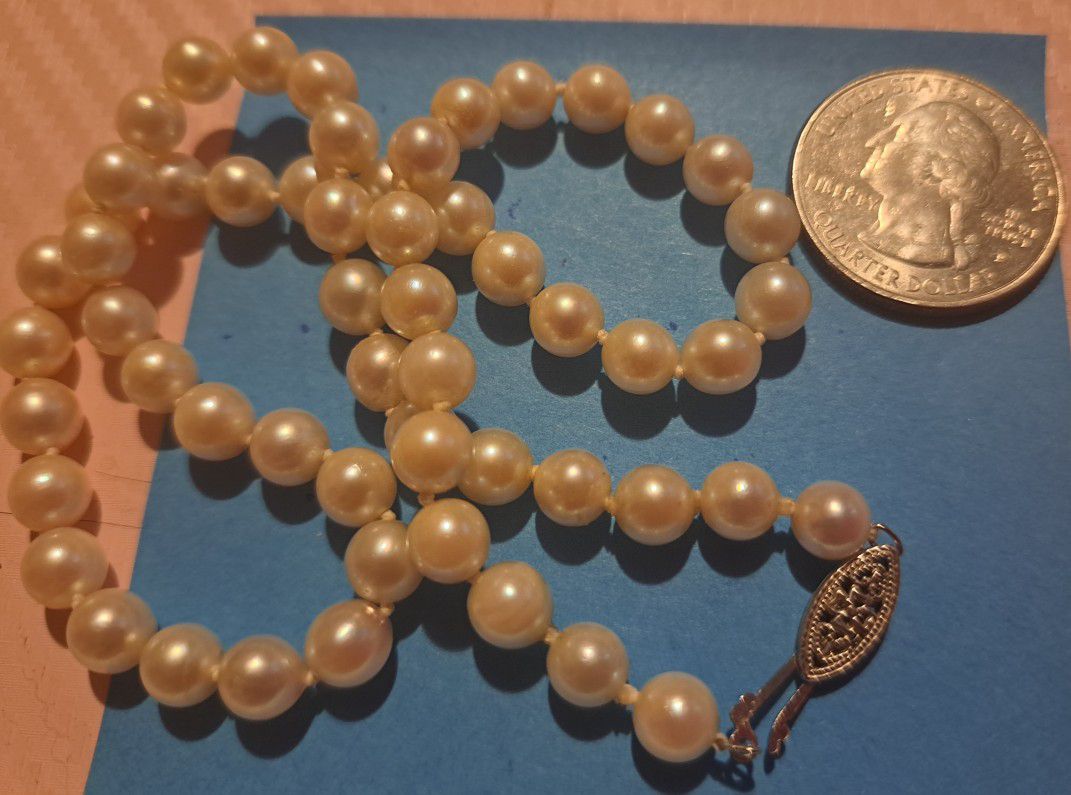 1950's Vintage Pearl Necklace With 14 K Gold Clasp