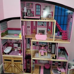 Barbie Doll Come With Accessories 