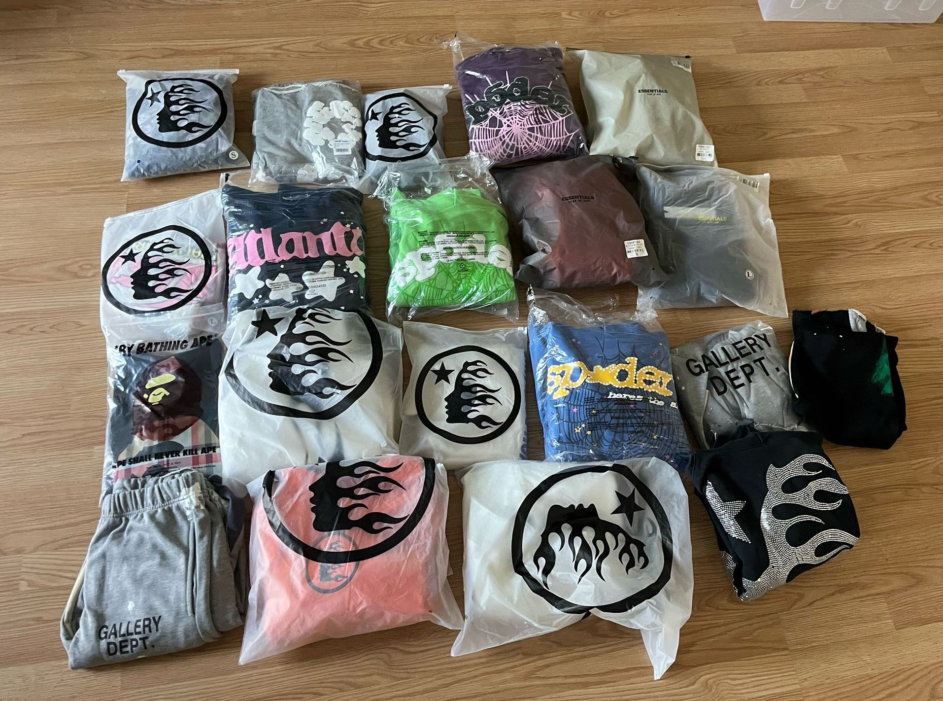 Hellstar, Spider, Essentials, Gallery Dept, Bape, Denim Tear