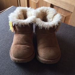 Ugg Mini Bailey Ii Cactus Flower