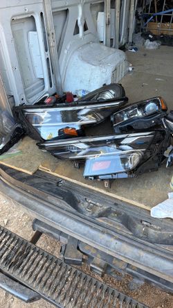 Audi q8 headlights 2025 2026