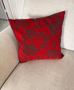 Nice red floral throw pillow Cover like new Each $8