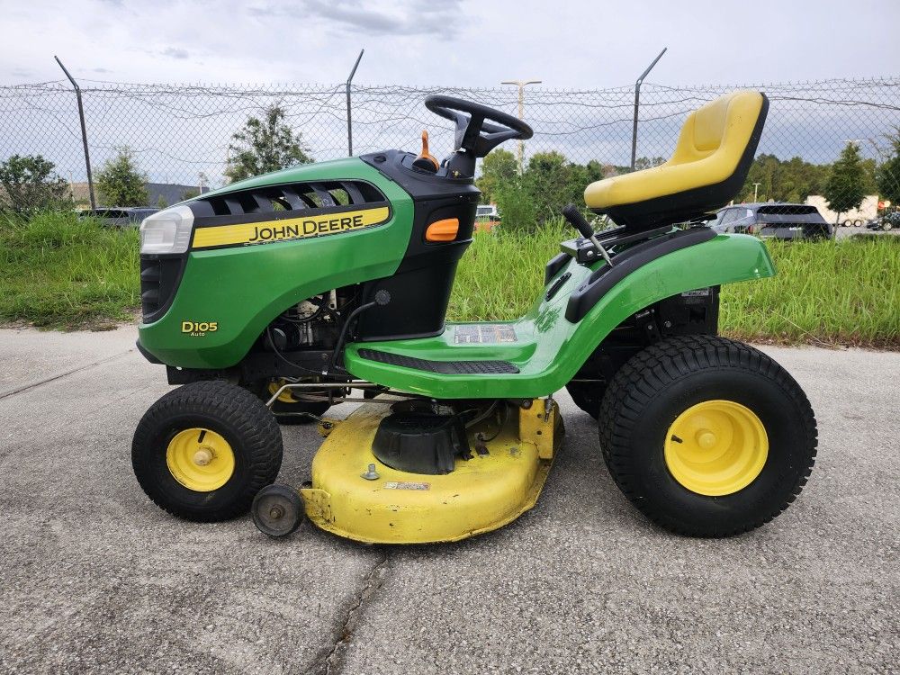 2015 John Deere D105 riding mower, 17.5hp engine, 42" deck and auto transmission, Many new parts, Runs good, delivery available.