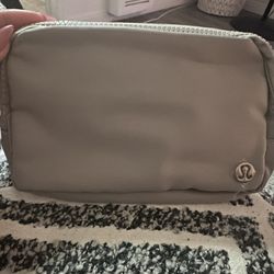 Lululemon Everywhere Belt