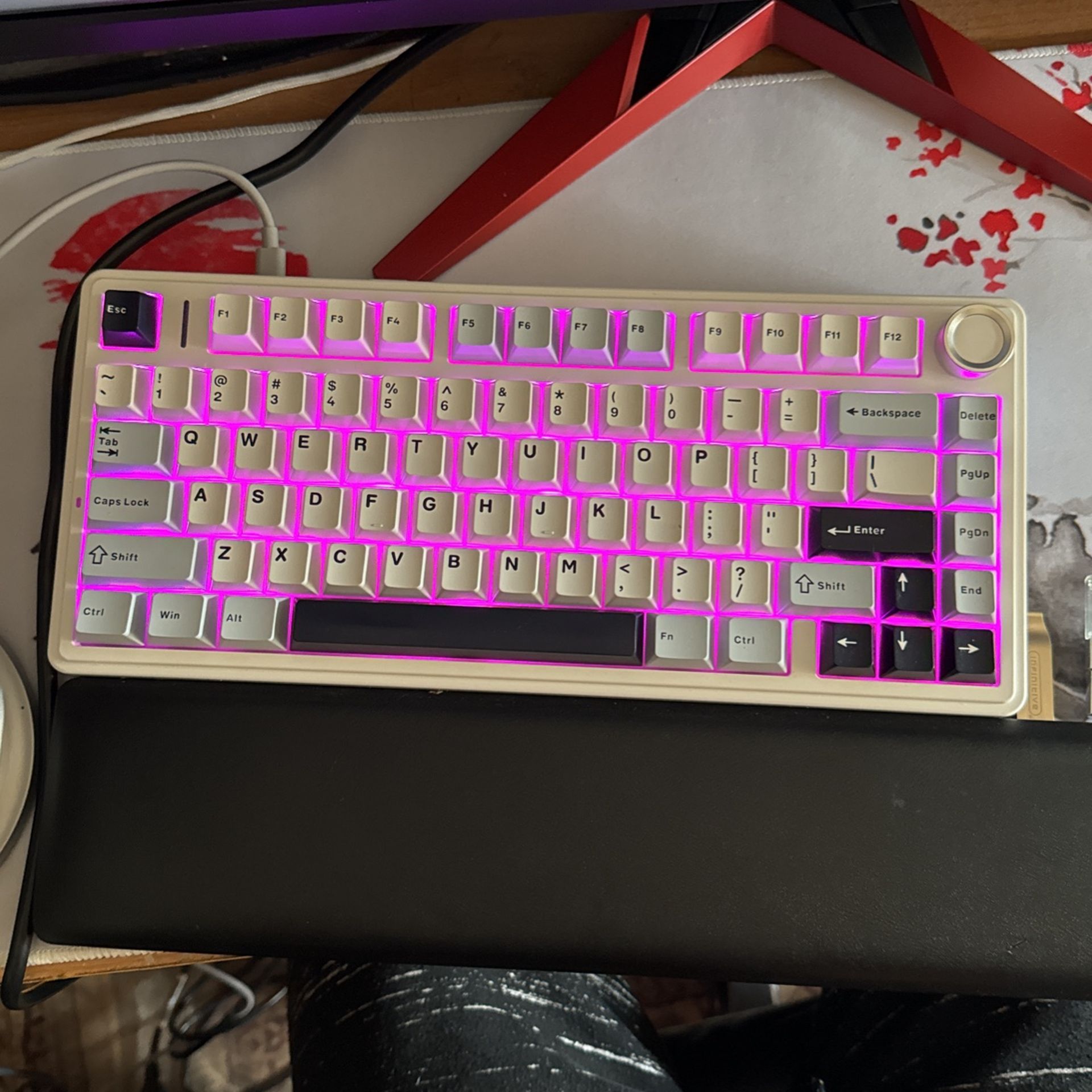 Aula F75 gaming keyboard
