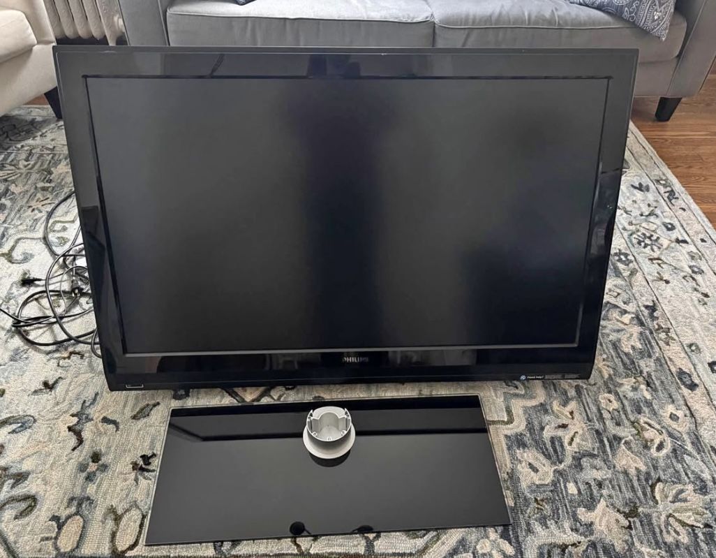 Phillips LCD 47” TV