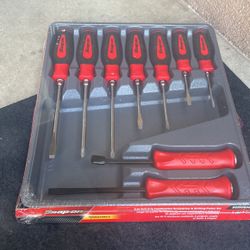 Snap On 9pc Screwdriver Set With Pry bars New Red