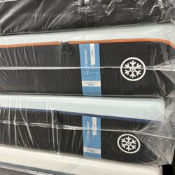 Tempurpedic King Size Pro Adapt Firm