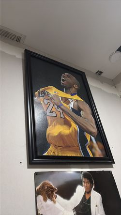 Moving out of town selling the Kobe authentic painting