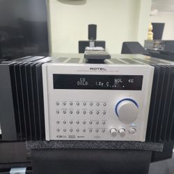 Rotel RSX 1067. 7.2 Receiver. Continuous Amplifier power 100 watts/ch. Power consumption 990 watts. Excellent condition perfectly working Amazing soun
