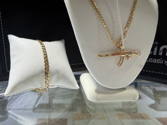 Cuban necklace