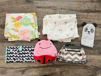 Baby girls blankets and accessories