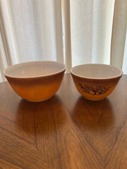 Vintage Pyrex Mixing Bowl Set