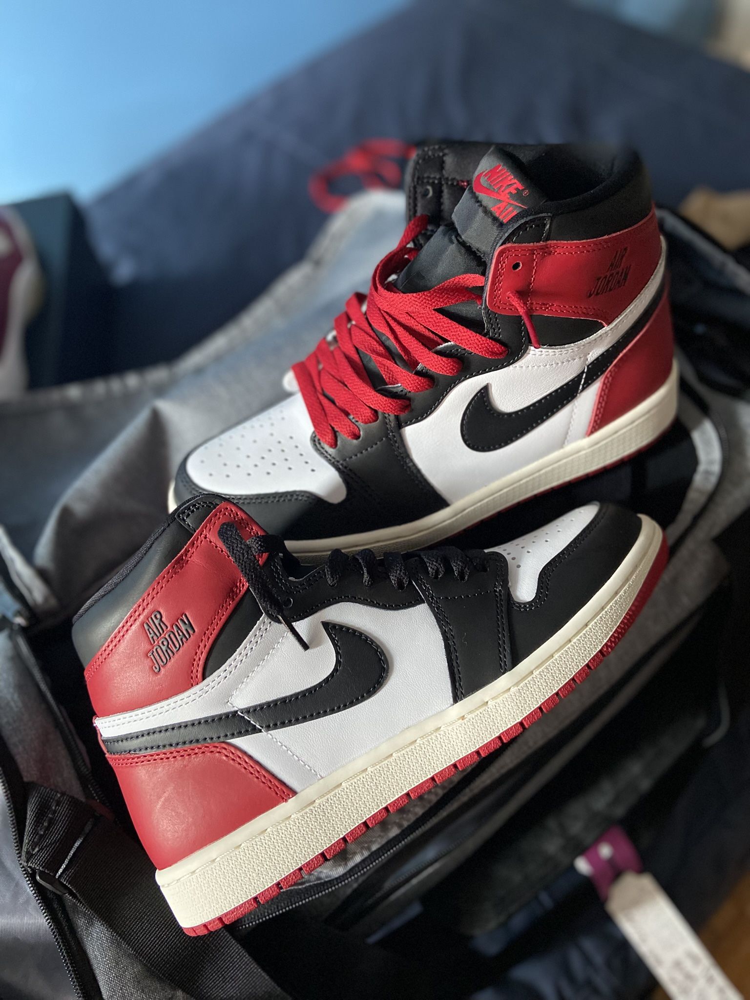 Air Jordan 1 Black Toe Retro 