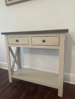 CONSOLE TABLE
