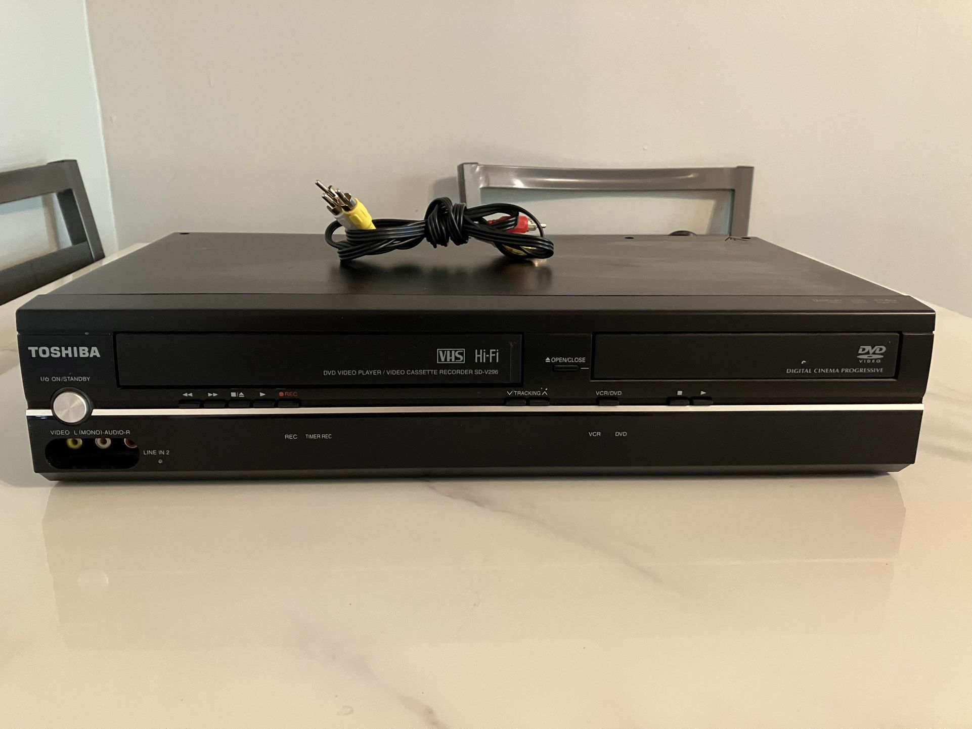 Toshiba VHS/DVD Recorder/ Player