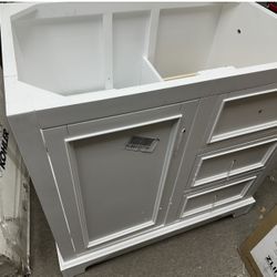 James Martin 36" Vanity With Quartz Countertop